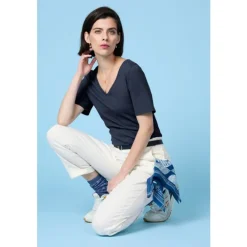 Seasalt Cornwall Burdock V-Neck T-Shirt in GOTS-Certified Organic Cotton Slub-Women T-shirts